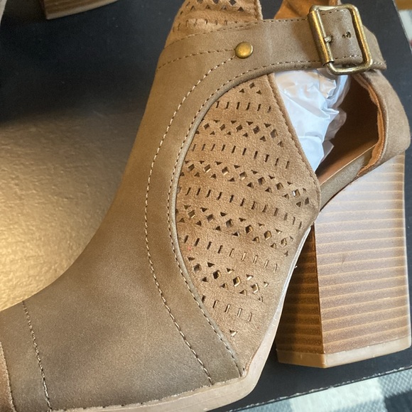 Open toe / peep toe booties - Picture 7 of 9